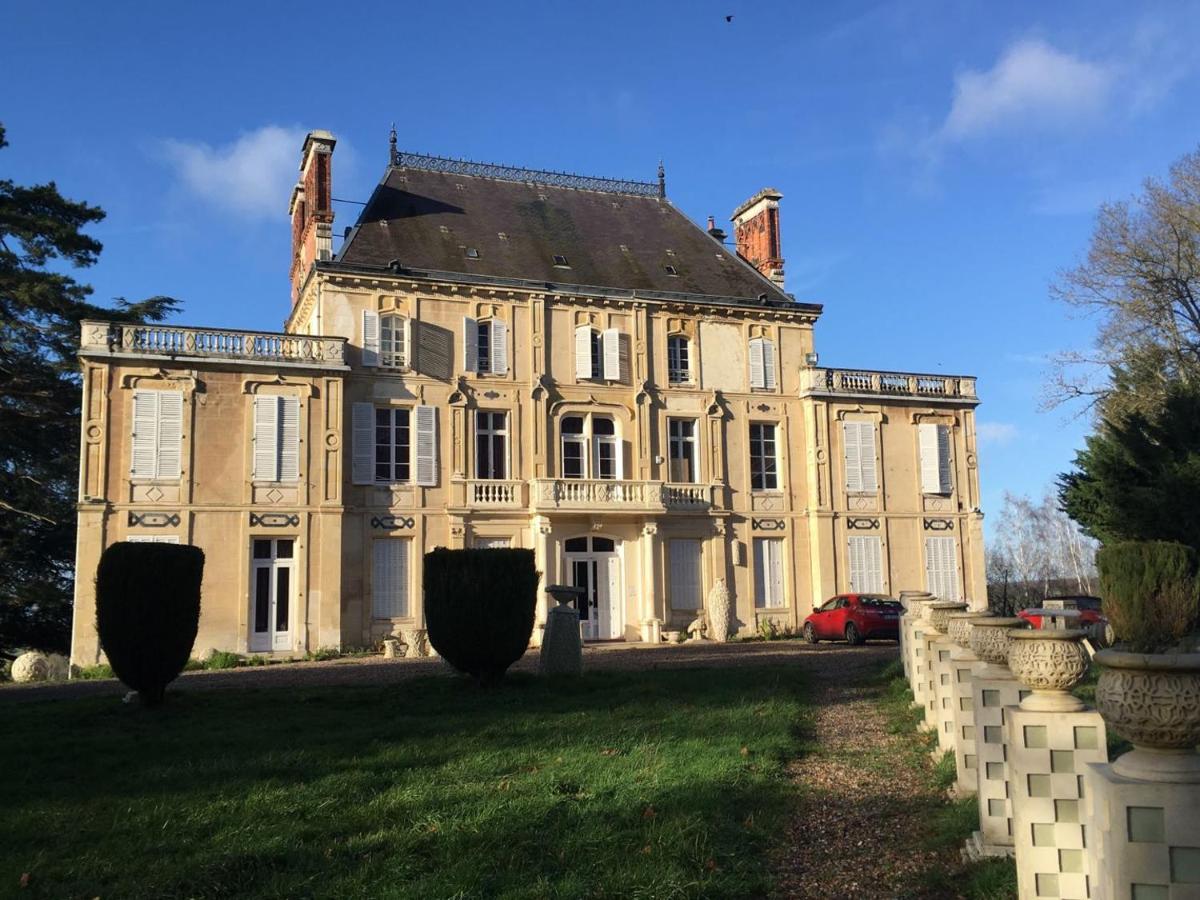 Chateau Nevers Bed & Breakfast Varennes-Vauzelles Exterior photo