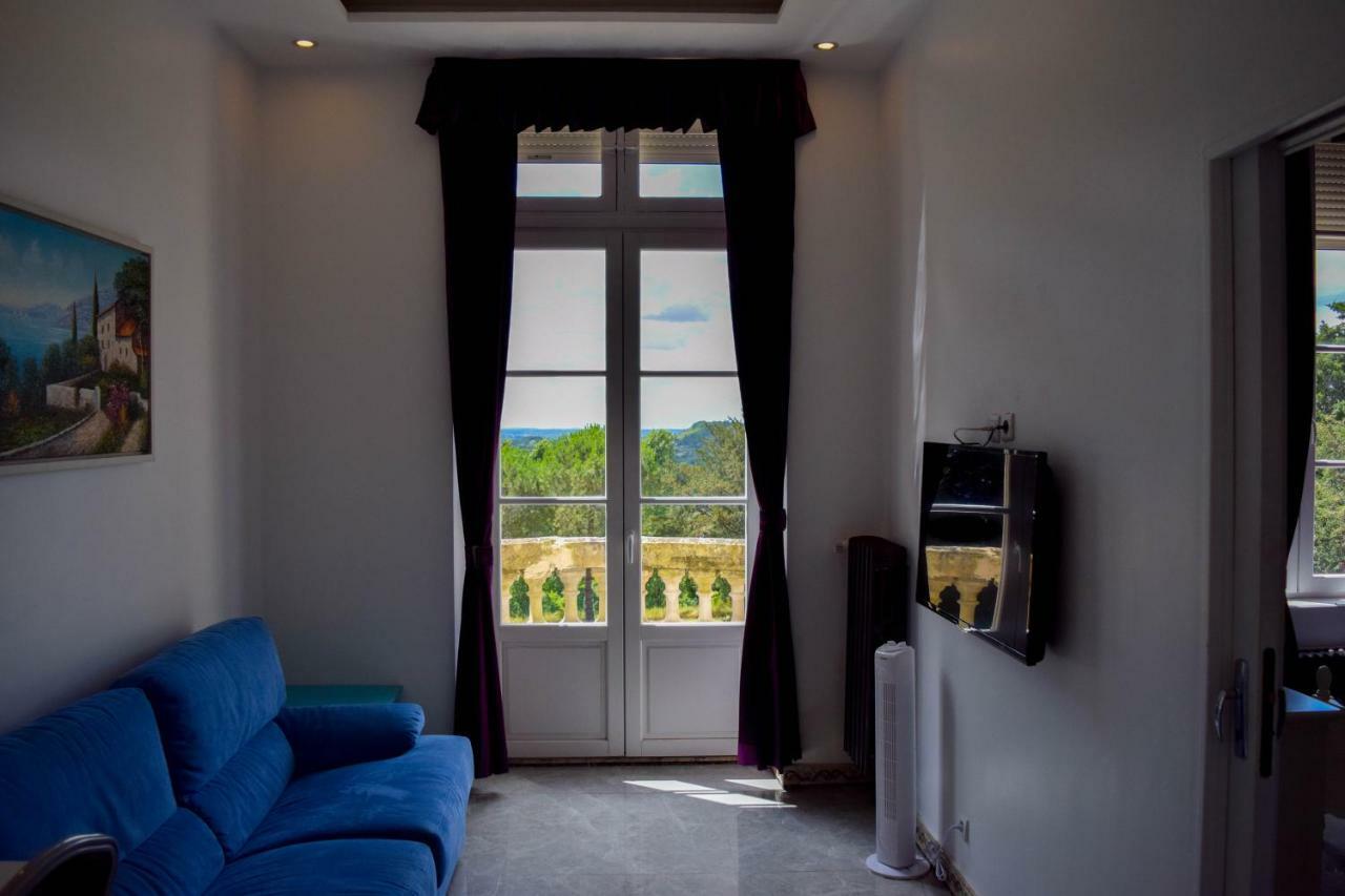 Chateau Nevers Bed & Breakfast Varennes-Vauzelles Exterior photo